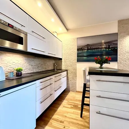 K22 Postepu 10 Chopin Airport *